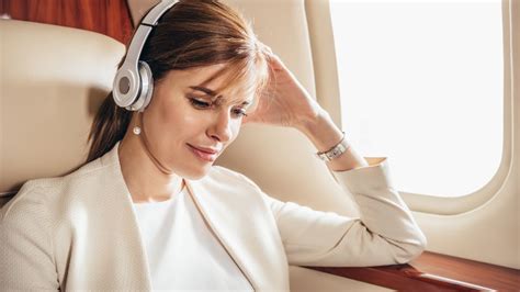 can you listen to apple music on a plane: Exploring Music Enjoyment in the Skies and Beyond